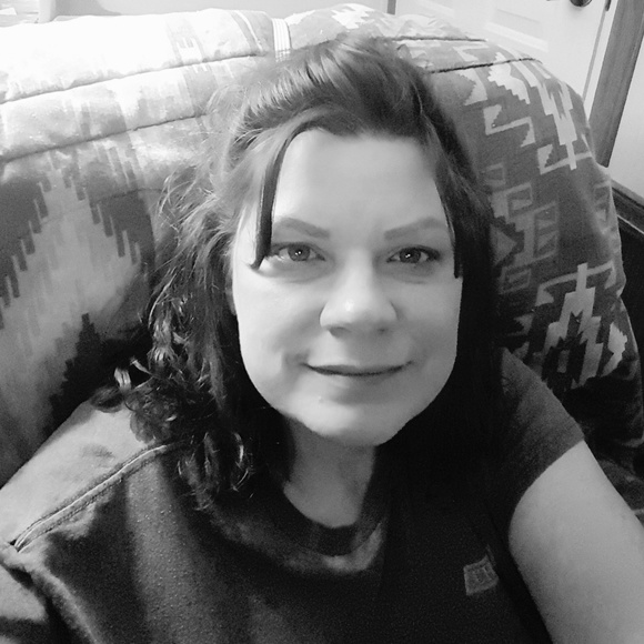 Meet your Posher, Kimberly - Picture 2 of 2